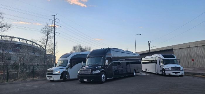 Black limo coach β Pueblo limo service