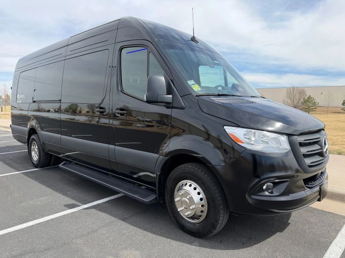 Black Mercedes Sprinter β Pueblo limo service