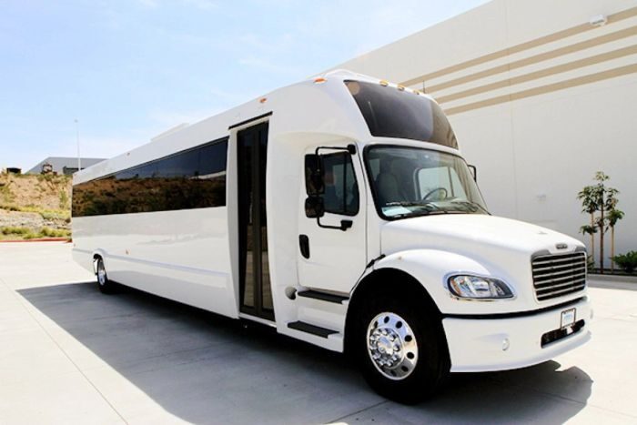 White limo bus β Pueblo limo service