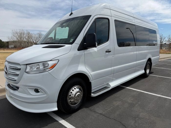 White Mercedes Sprinter β Pueblo limo service